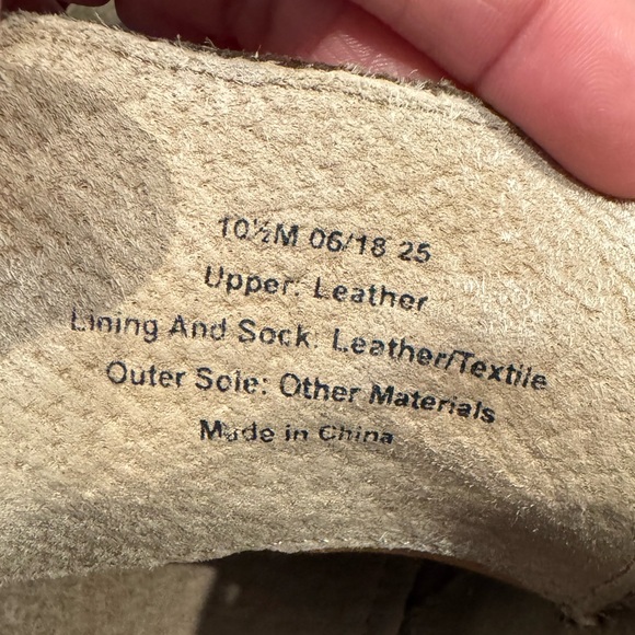 Banana Republic size 10.5 men’s leather shoes - Picture 8 of 8